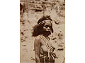 Mädchen im Tanzschmuck aus Worbain, Süd West Alor (1930)